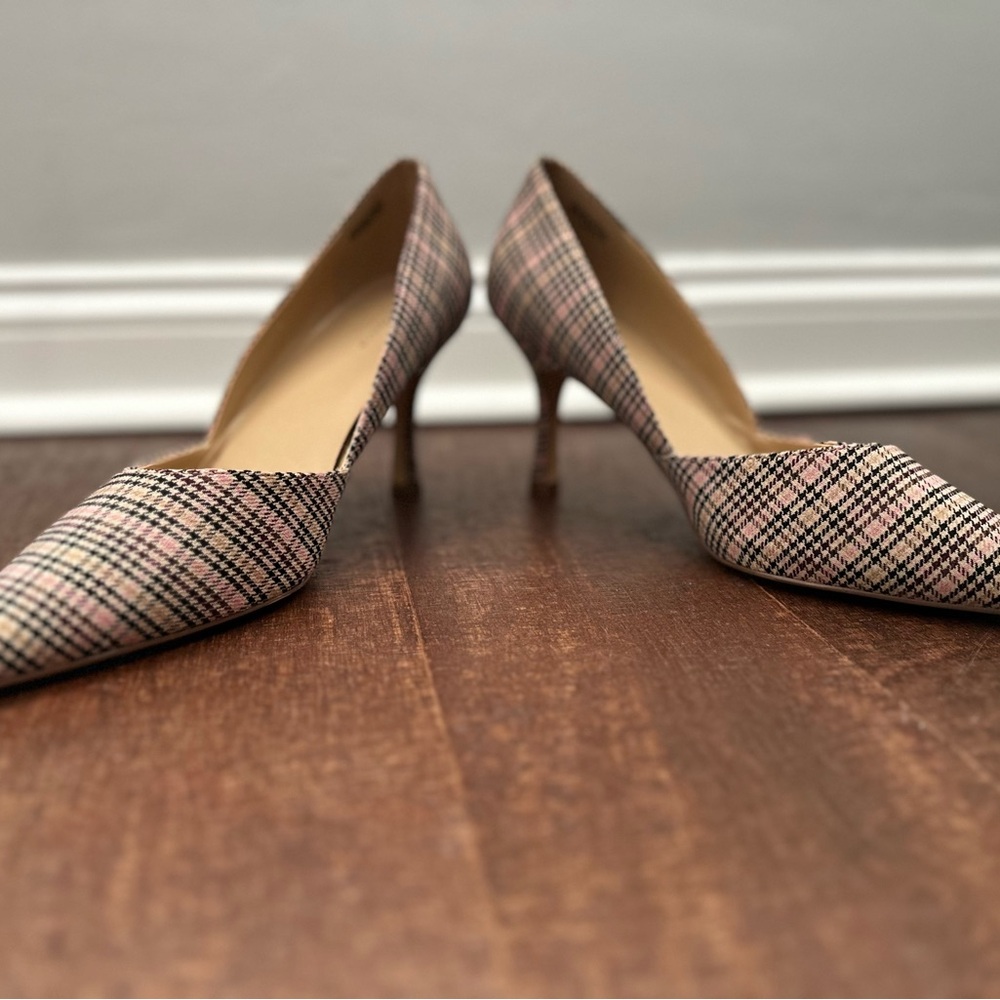 Ann Taylor Azra pumps 9 1/2 NWOB - Picture 2 of 2